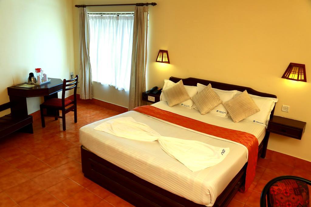Michaels Inn Thekkady Bagian luar foto