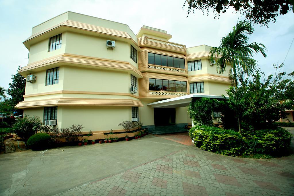Michaels Inn Thekkady Bagian luar foto